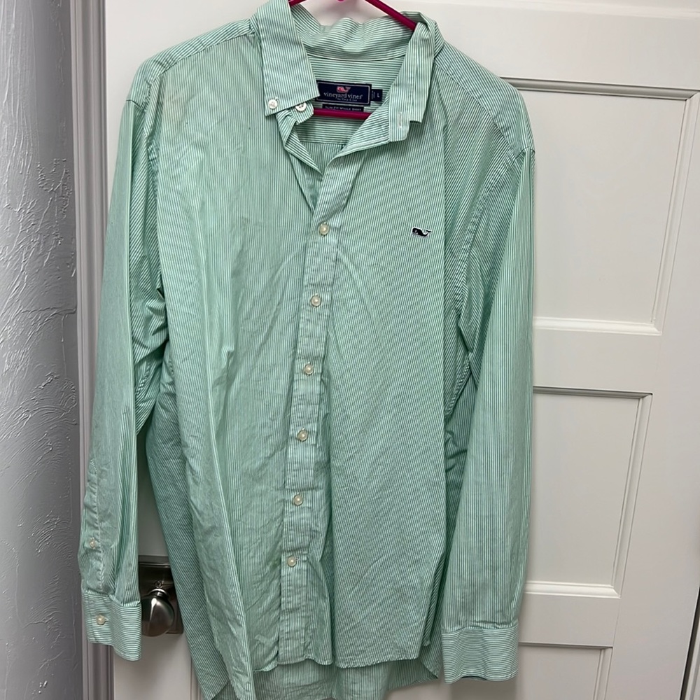 Green/ white Vineyard Vines button down. Size: Large